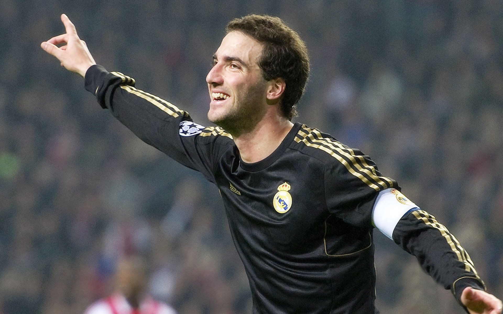 巴萨通过控球稳定比赛节奏,稳步推进争冠目标,巴萨控球率达81%