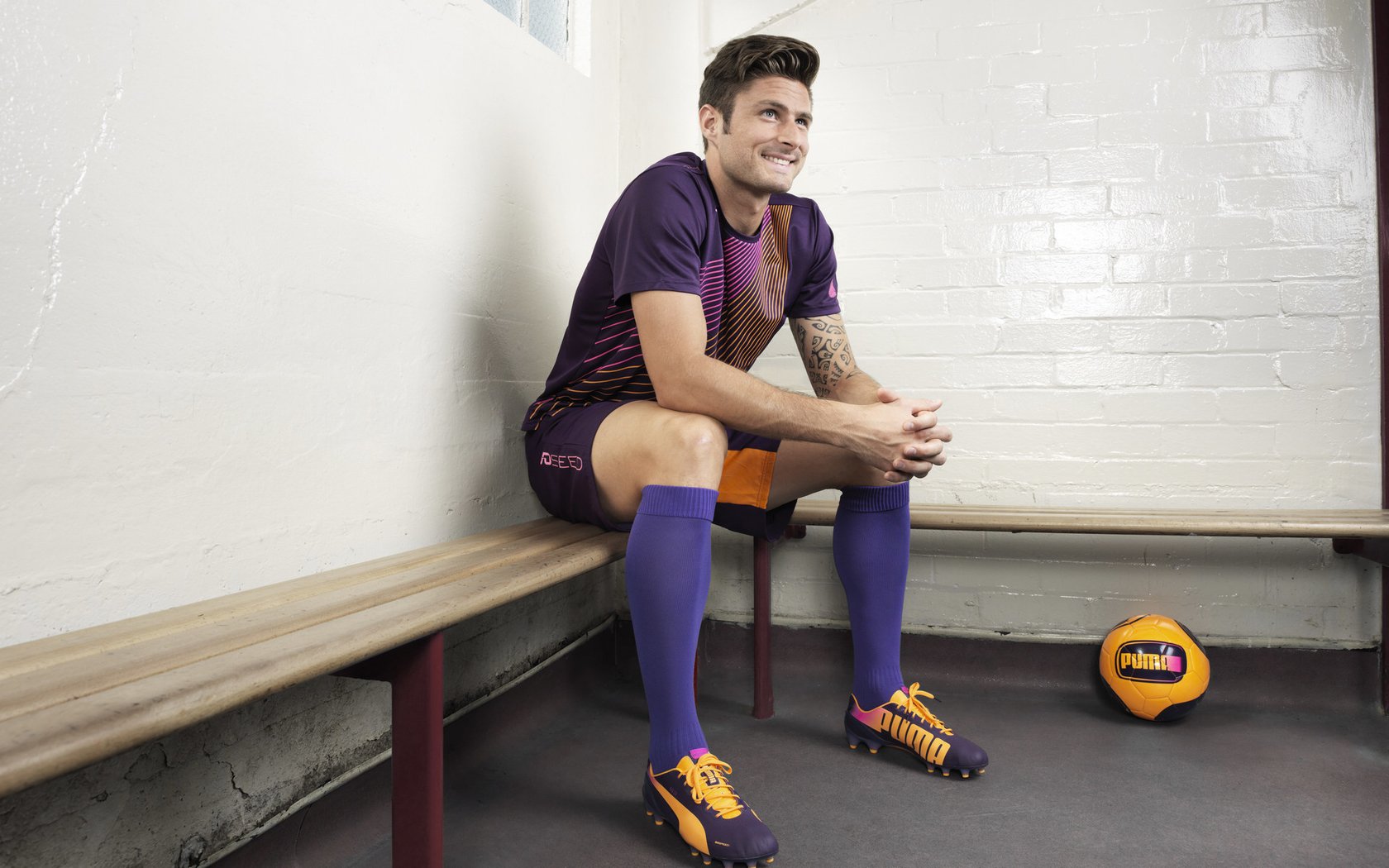 选手采访透露训练秘诀粉丝纷纷点赞学习，采访比赛选手应该问的问题