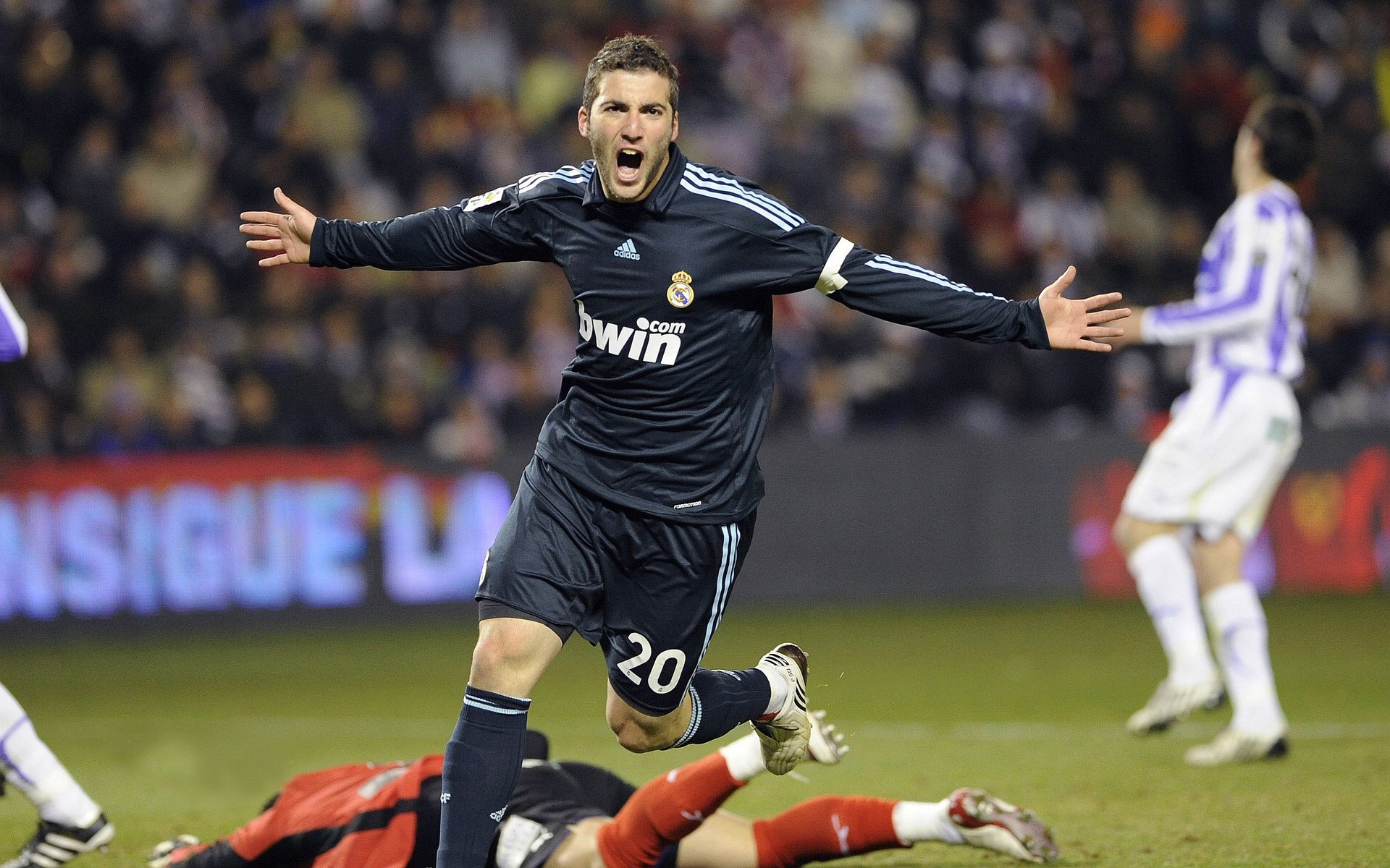 体育企业加码赛事营销推动跨界合作全面升级，体育产业赛事运营