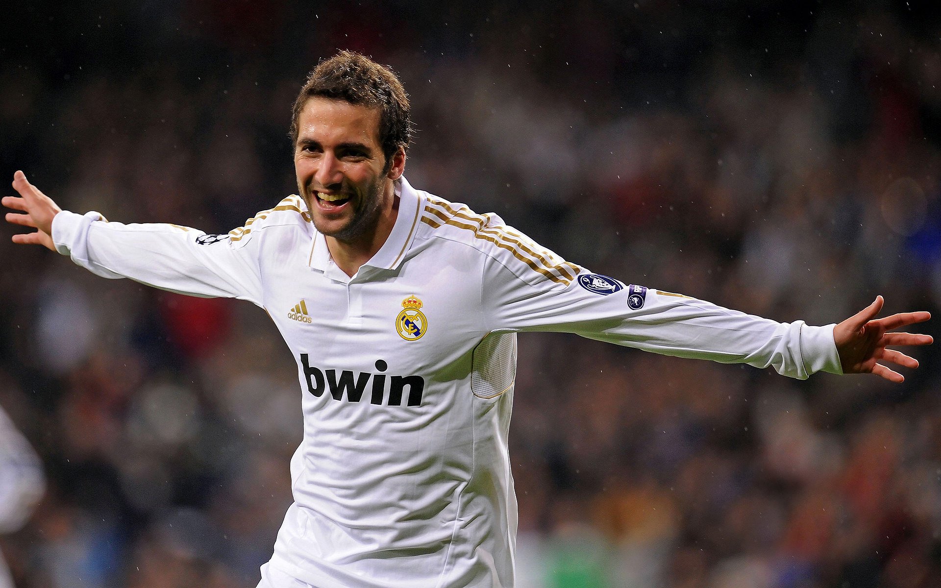 德甲策略多变：攻守转换，变化精彩！，德甲战术